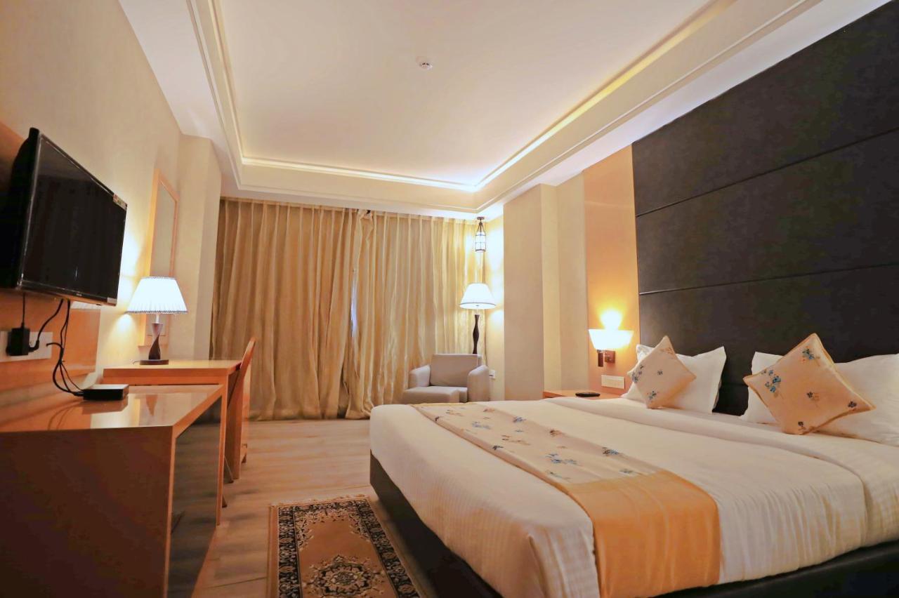 Bindiram Express By Shrigo Hotels Sitapur Muafi Extérieur photo