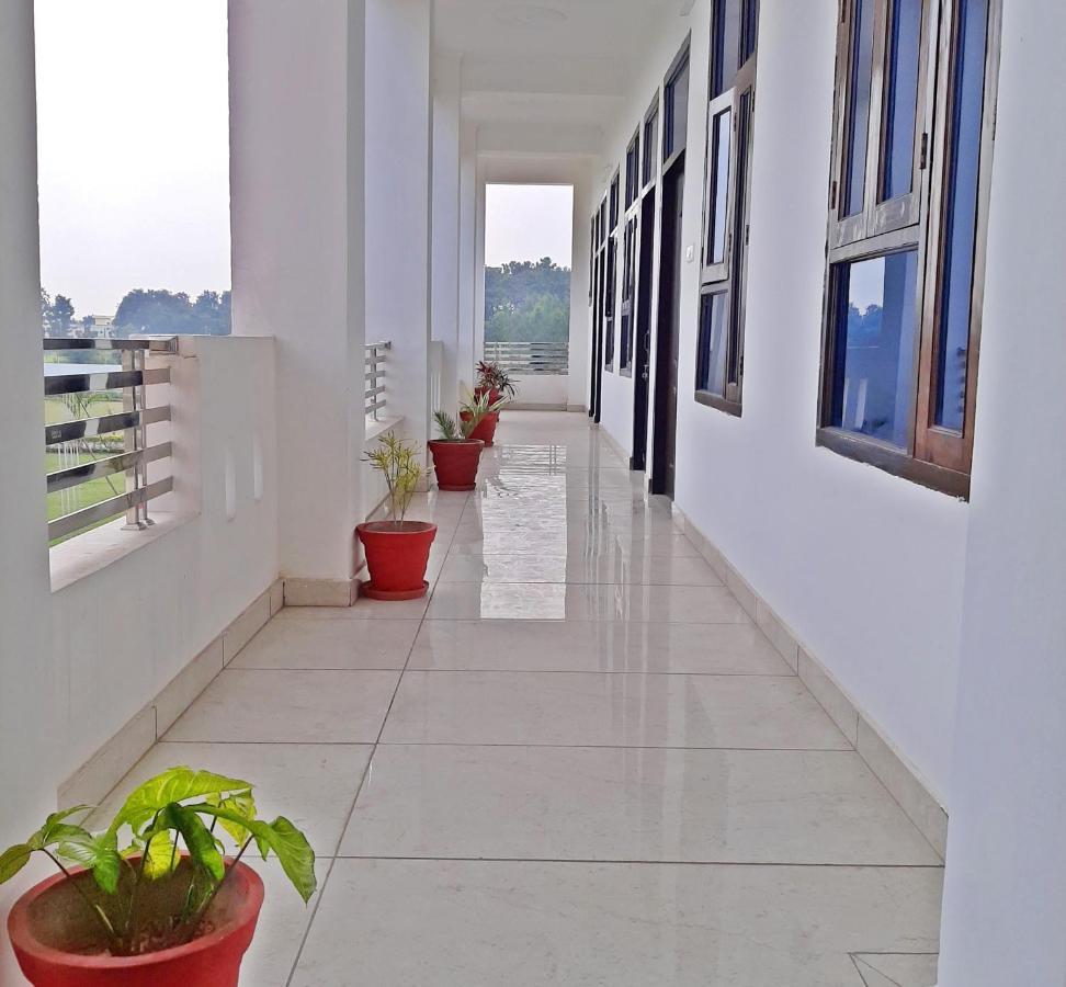 Bindiram Express By Shrigo Hotels Sitapur Muafi Extérieur photo